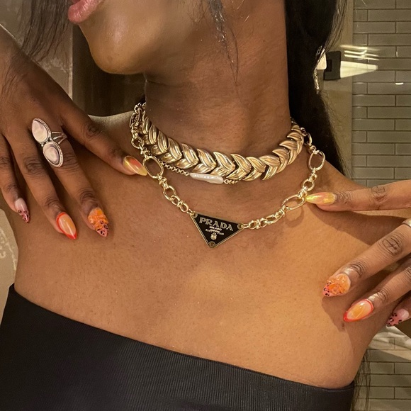 BLACK PRADA NECKLACE GOLD CHAIN - Picture 3 of 5